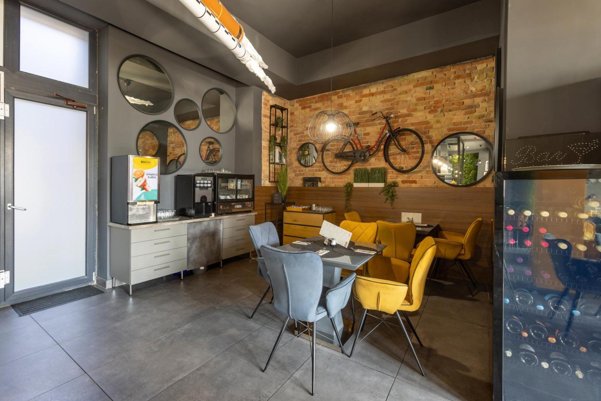 R73 Residences Pecs Ngoại thất bức ảnh