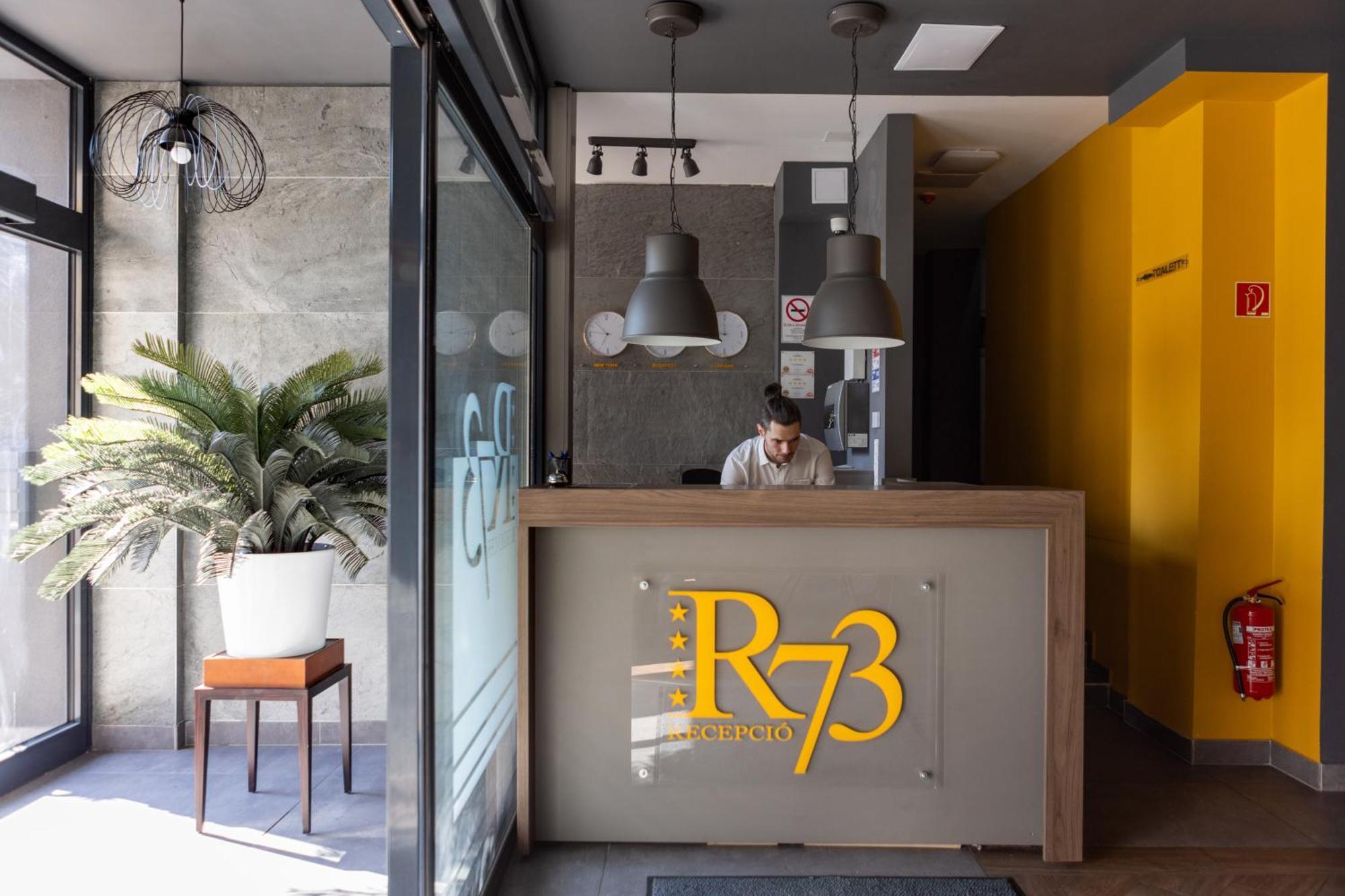 R73 Residences Pecs Ngoại thất bức ảnh